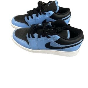 Air Jordan 1 Low GS 'University Blue Black' Sz 6.5Y